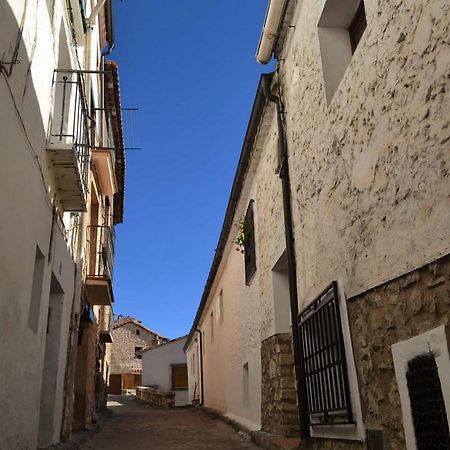 Hostal Restaurante San Millan Orihuela del Tremedal Esterno foto