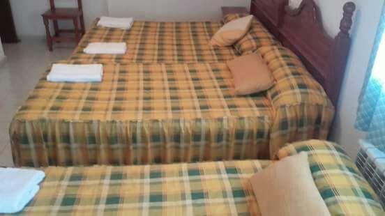 Hostal Restaurante San Millan Orihuela del Tremedal Esterno foto