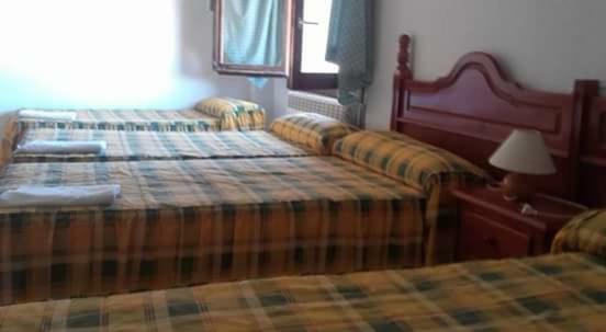 Hostal Restaurante San Millan Orihuela del Tremedal Esterno foto