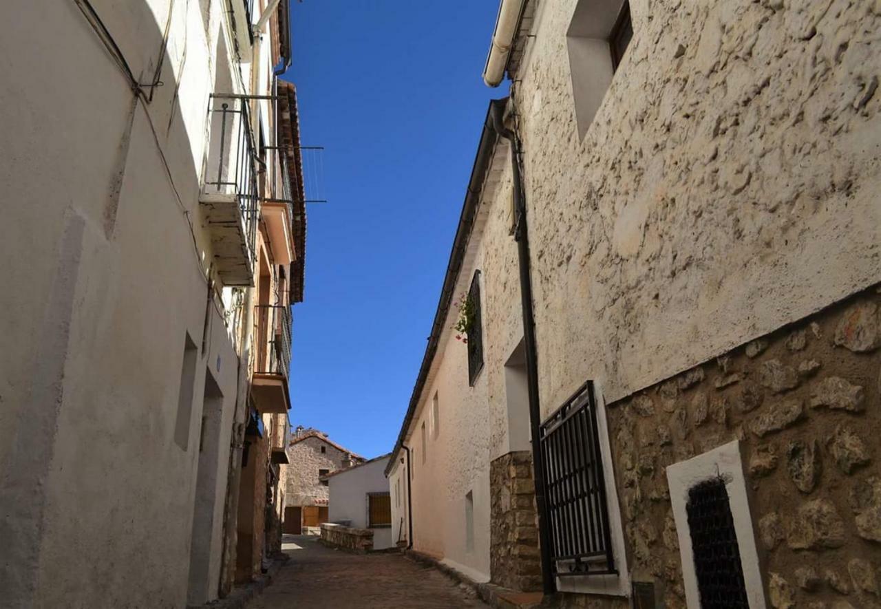 Hostal Restaurante San Millan Orihuela del Tremedal Esterno foto