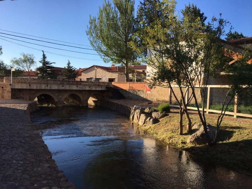 Hostal Restaurante San Millan Orihuela del Tremedal Esterno foto